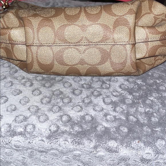 Coach Signature Shoulder Bag - Picture 5 of 10